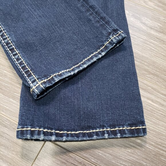 Like 🆕 Silver Jeans - Suki Mid Capris - Picture 12 of 13